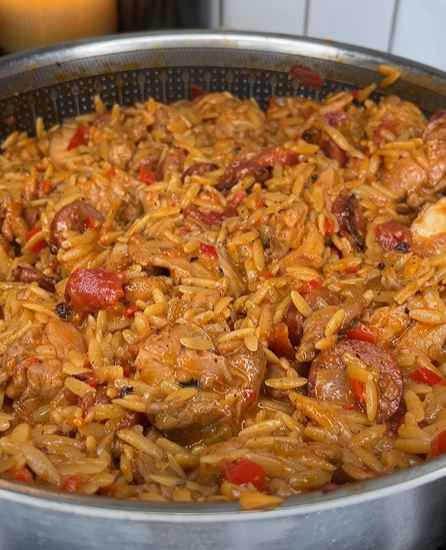 Orzo Crémeux au Poulet, Chorizo et Poivrons